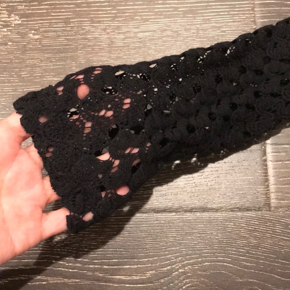 Like New- Long sleeve cropped Top - Picture 7 of 8